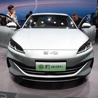 BYD Seal 06 DMI Υβριδικό μεσαίου μεγέθους αυτοκίνητο με πολυλειτουργικό τιμόνι