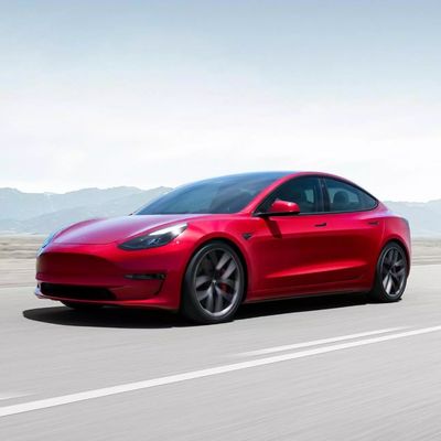 Προηγμένο σύστημα πέδησης Tesla Model 3 και χωρητικότητα μπαταρίας 70 KWh για ηλεκτρικό όχημα