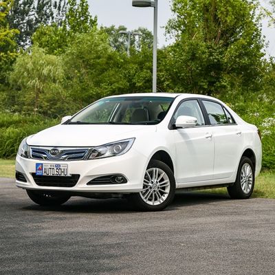 Ηλεκτρικό αυτοκίνητο SUV μεταχειρισμένο αυτοκίνητο BYD E5 σειρά 480KM τροχοπέδης 2660 Max ταχύτητα 130km/h